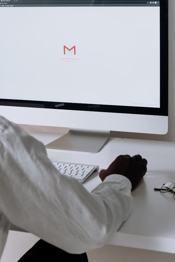 Effortlessly cc someone in gmail: a simple how-to guide